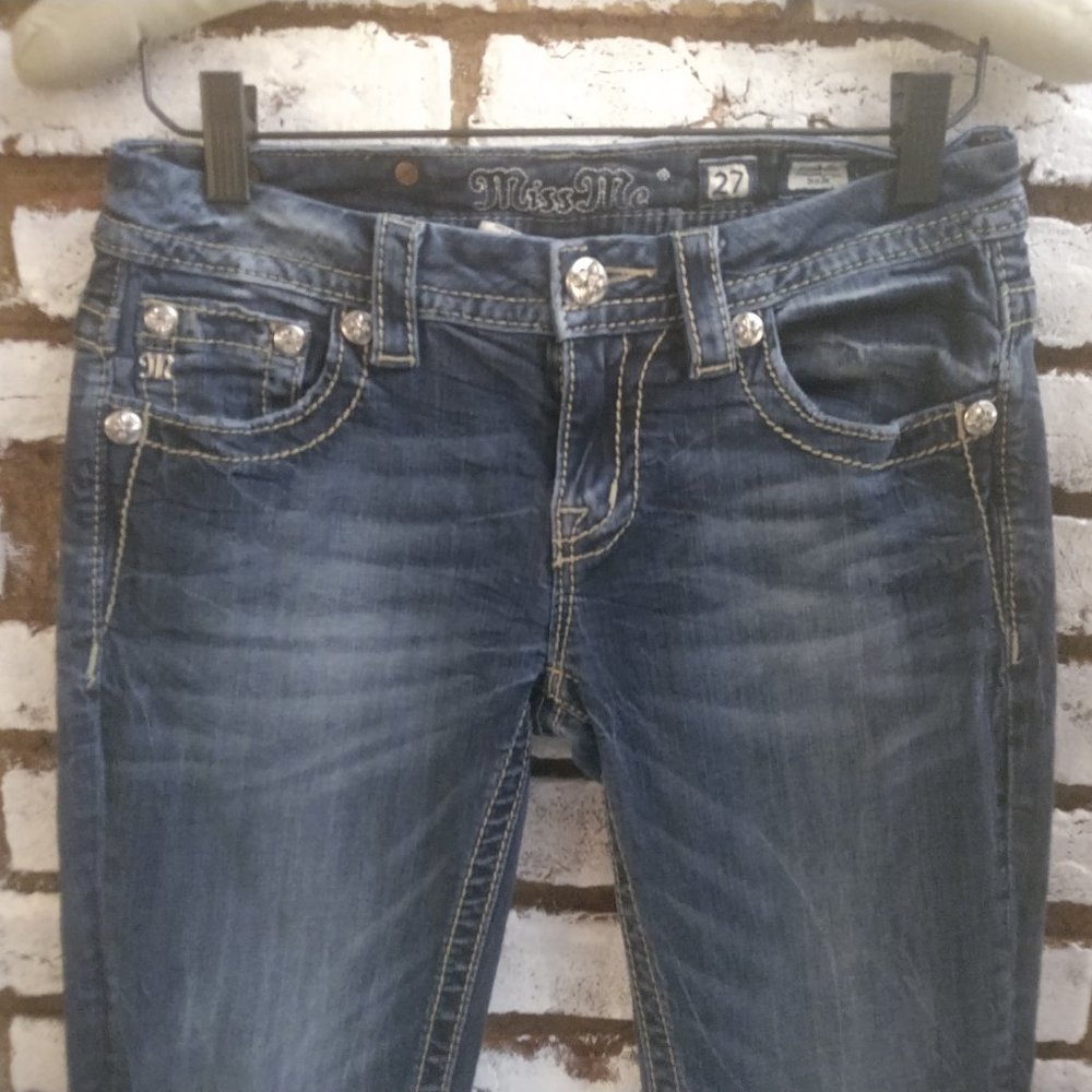 Miss Me Women’s Boot Cut Jeans in Medium Blue Wash